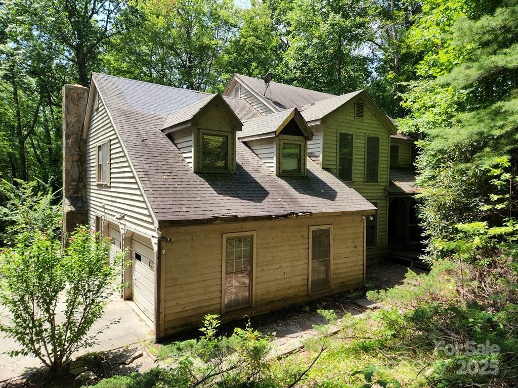 2129 Black Oak Dr., Sapphire, NC 28774