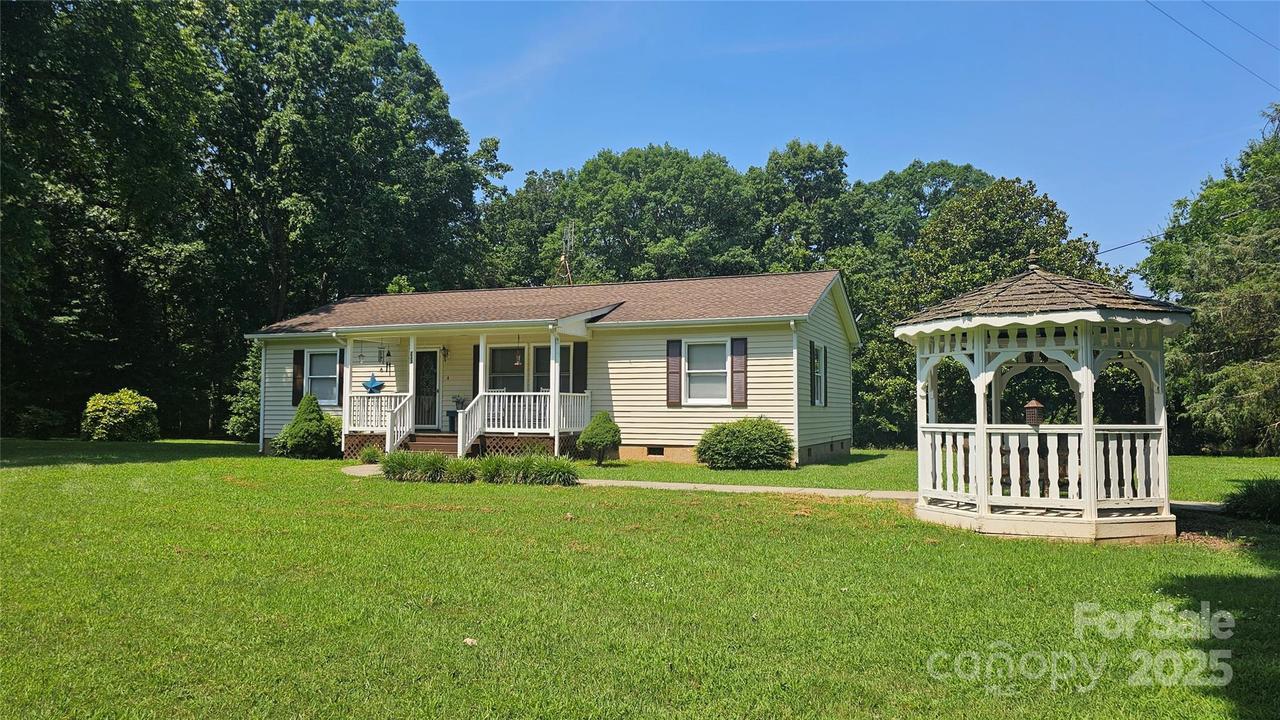 233 Hicks Rd., Statesville, NC 28625
