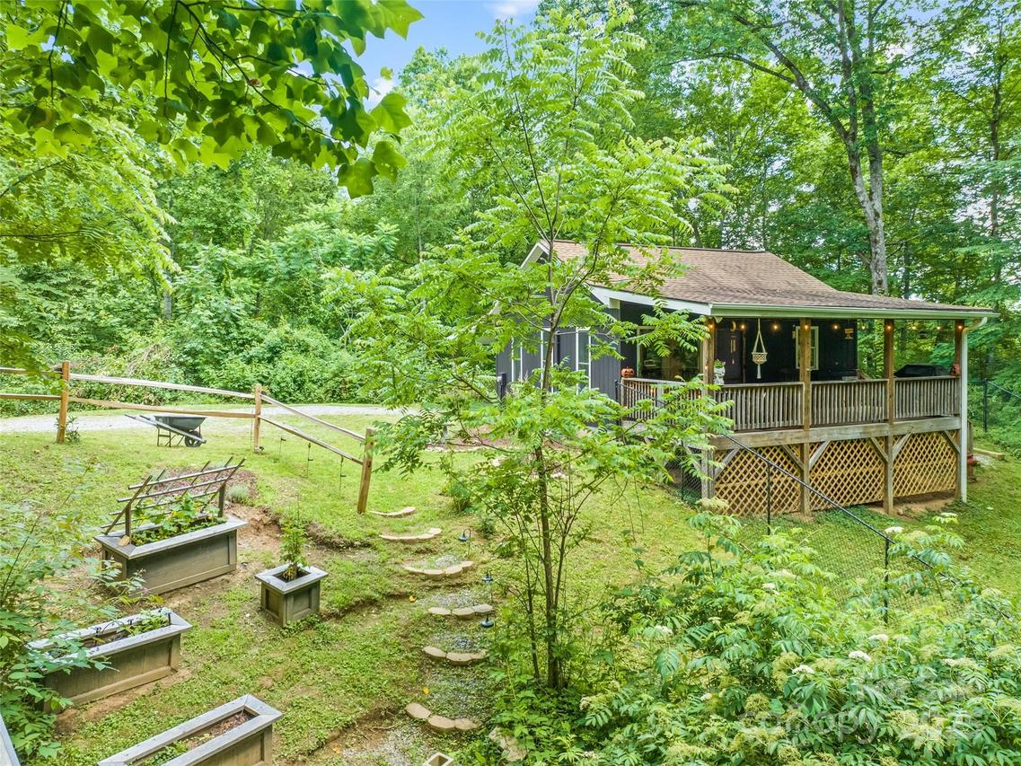 322 Mckinzie Pl., Waynesville, NC 28785