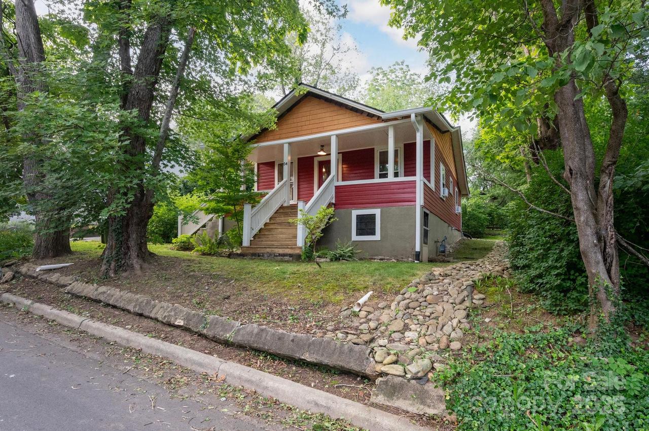 54 Downing St., Asheville, NC 28806