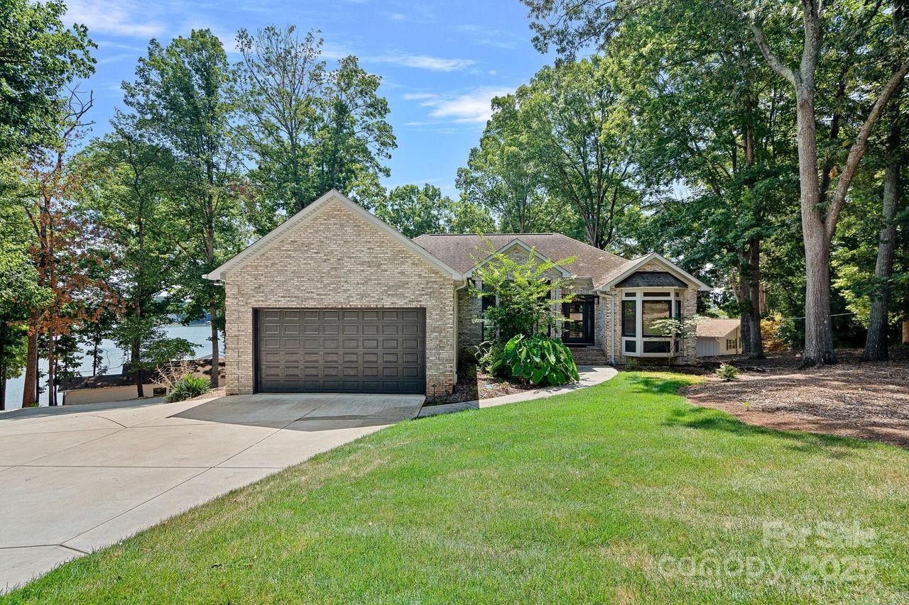 849 Kemp Rd., Mooresville, NC 28117