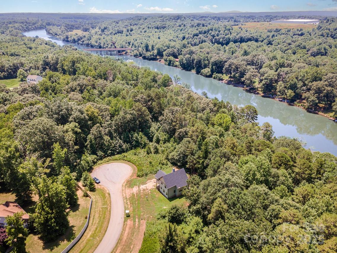 160 Slate Dr., Statesville, NC 28625