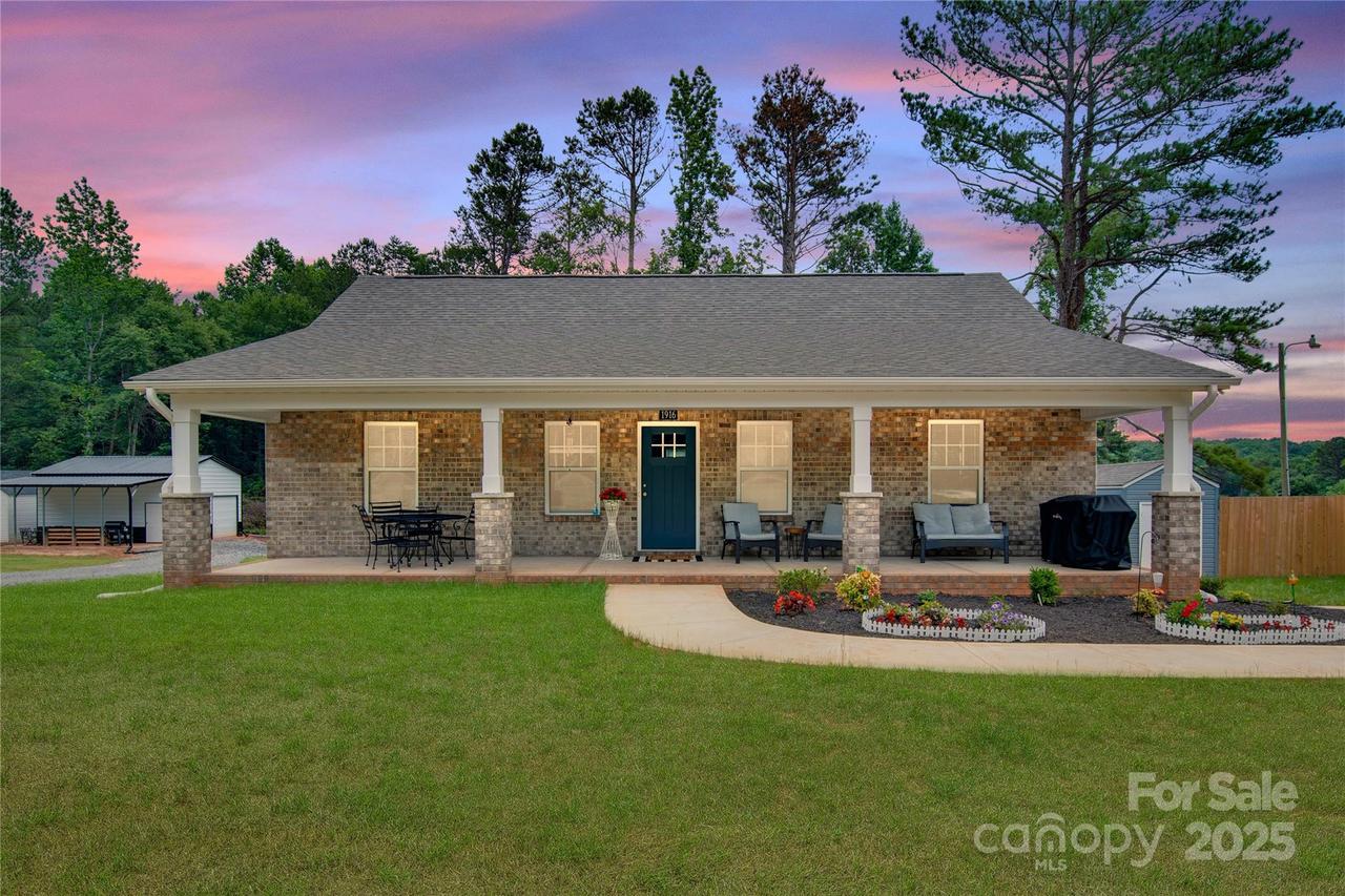 1916 Bess Town Rd., Bessemer City, NC 28016