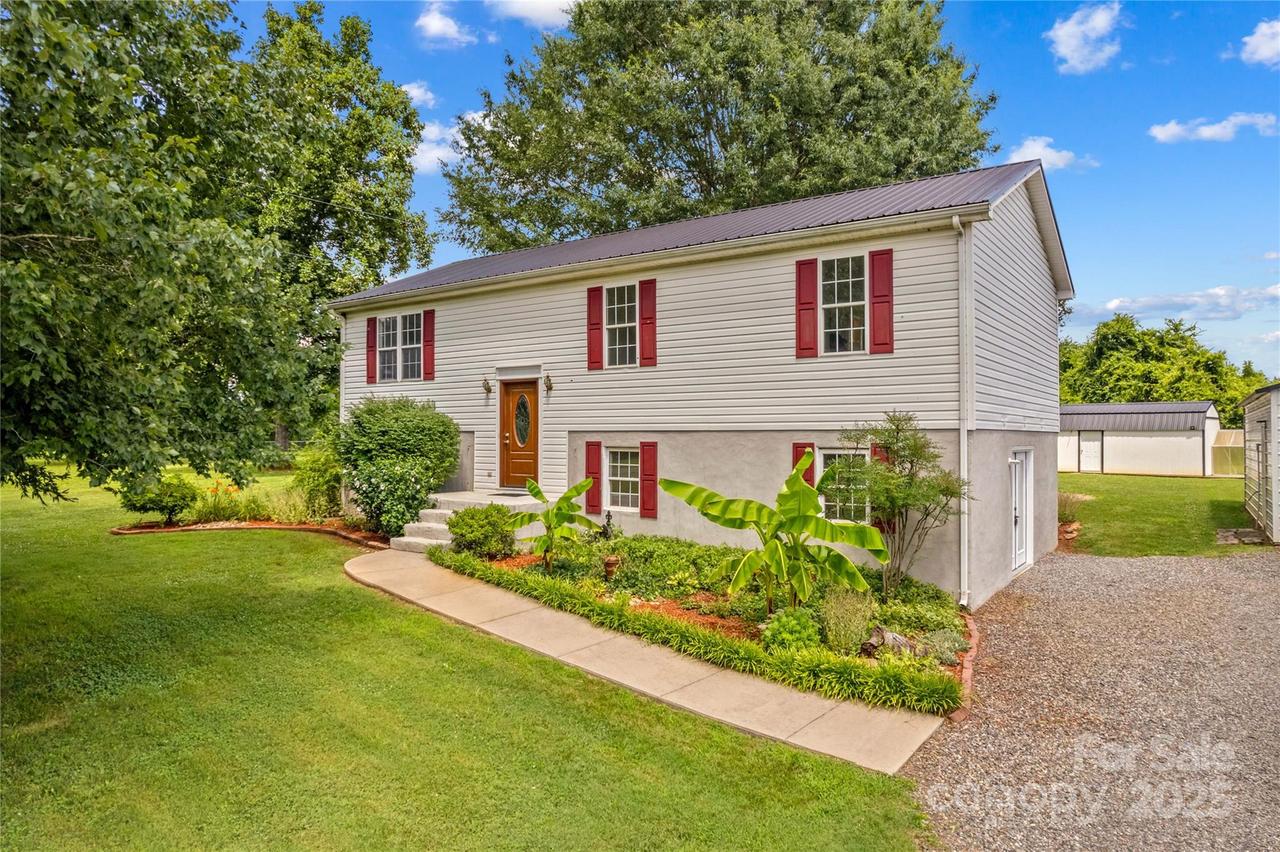 195 Bell Farm Rd., Statesville, NC 28625