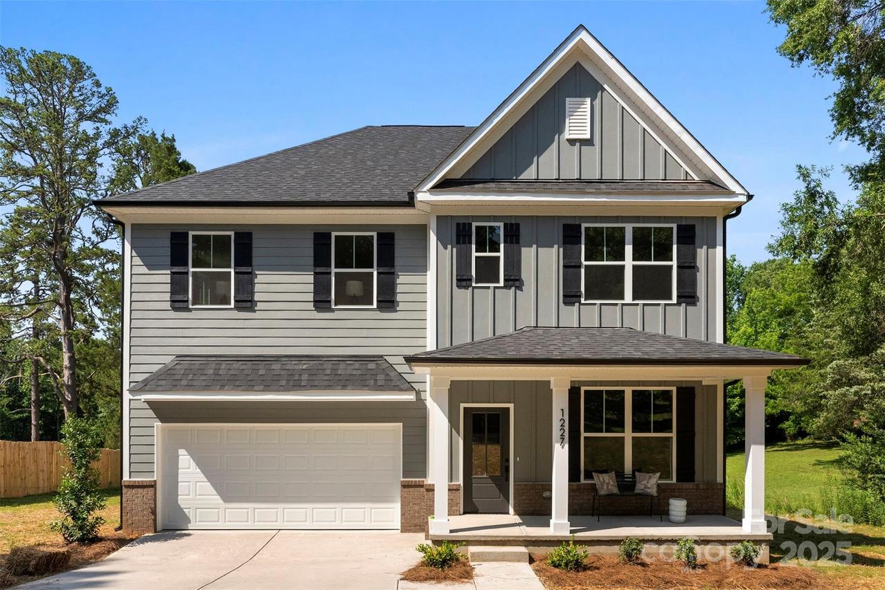 1227 Breezewood Dr., Charlotte, NC 28262
