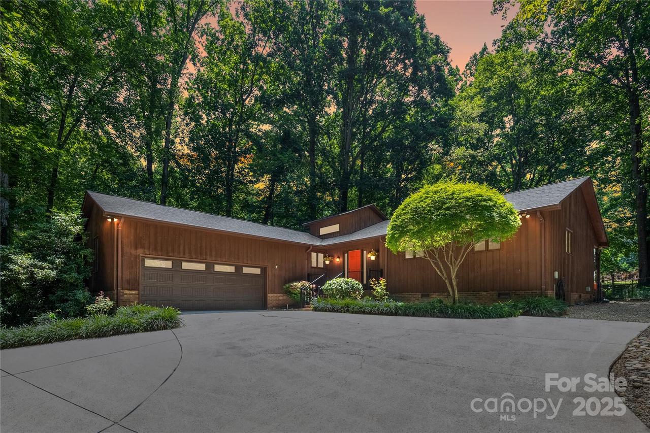 7874 Golf Course Dr., Denver, NC 28037