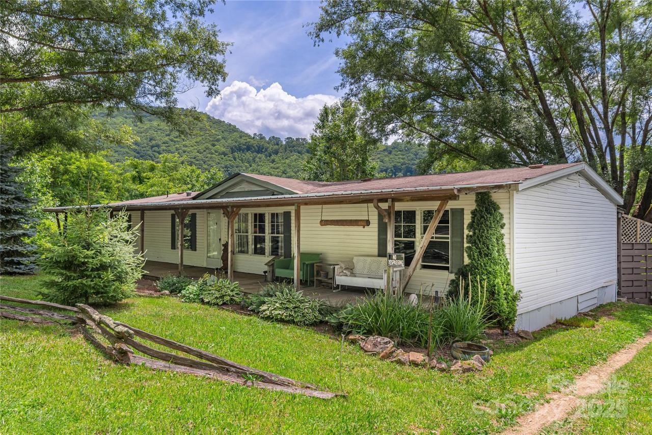 495 Courtney Ln., Canton, NC 28716