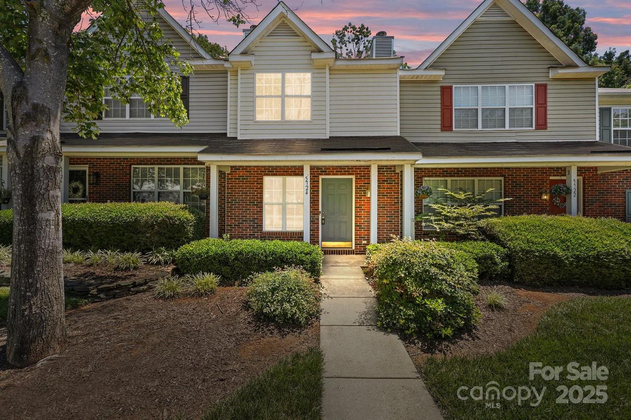 5724 Cougar Ln., Charlotte, NC 28269