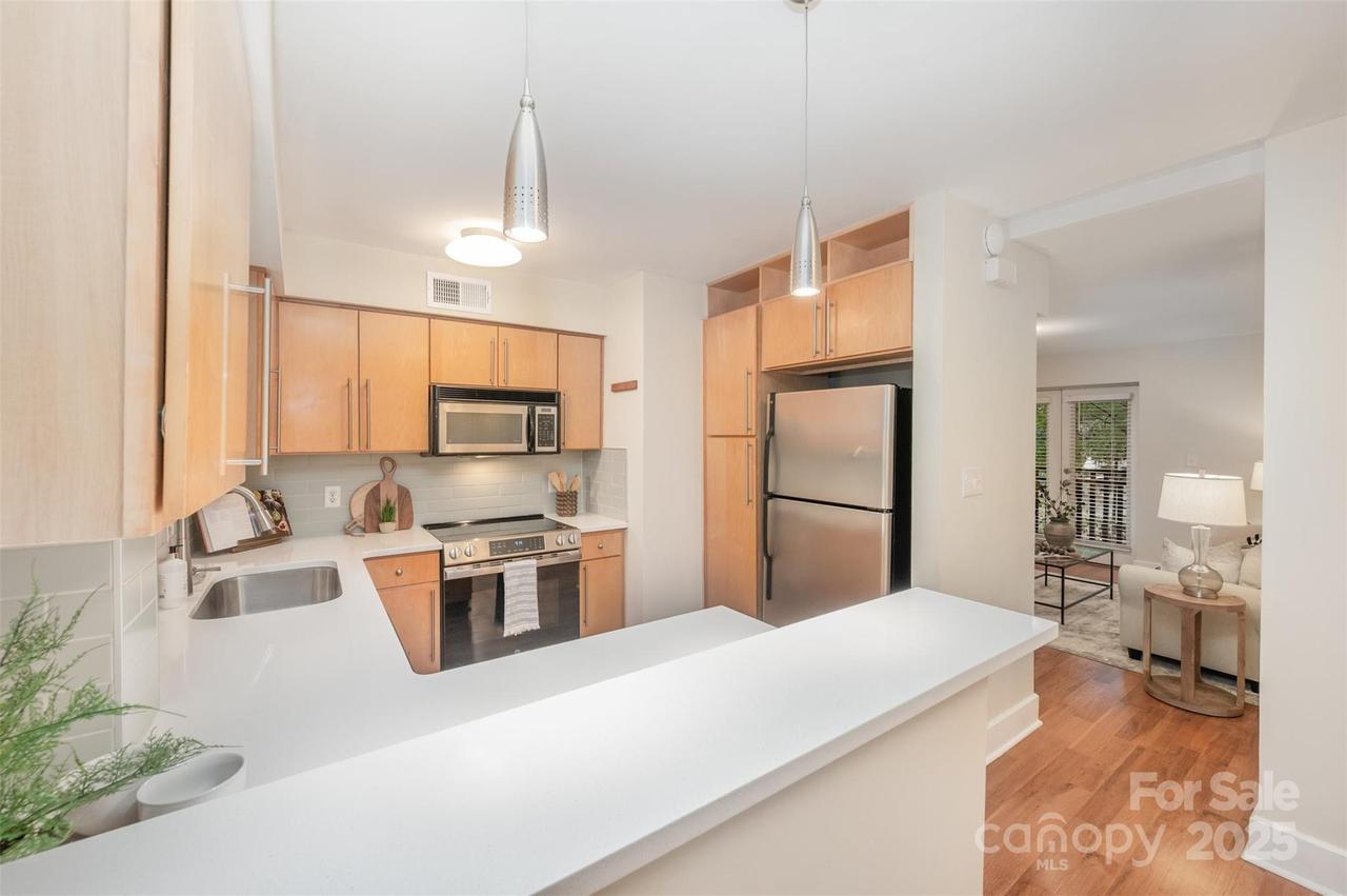 207 N Dotger Ave. #C14, Charlotte, NC 28207