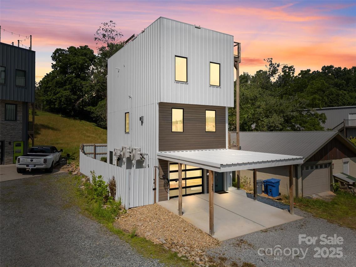 26 Carrick Ln., Brevard, NC 28712