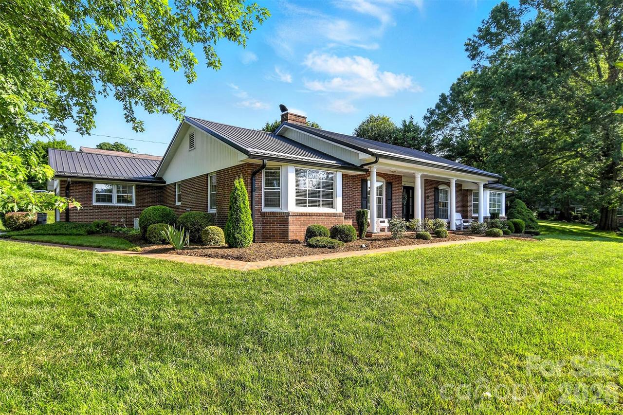 601 Pennell St., Lenoir, NC 28645