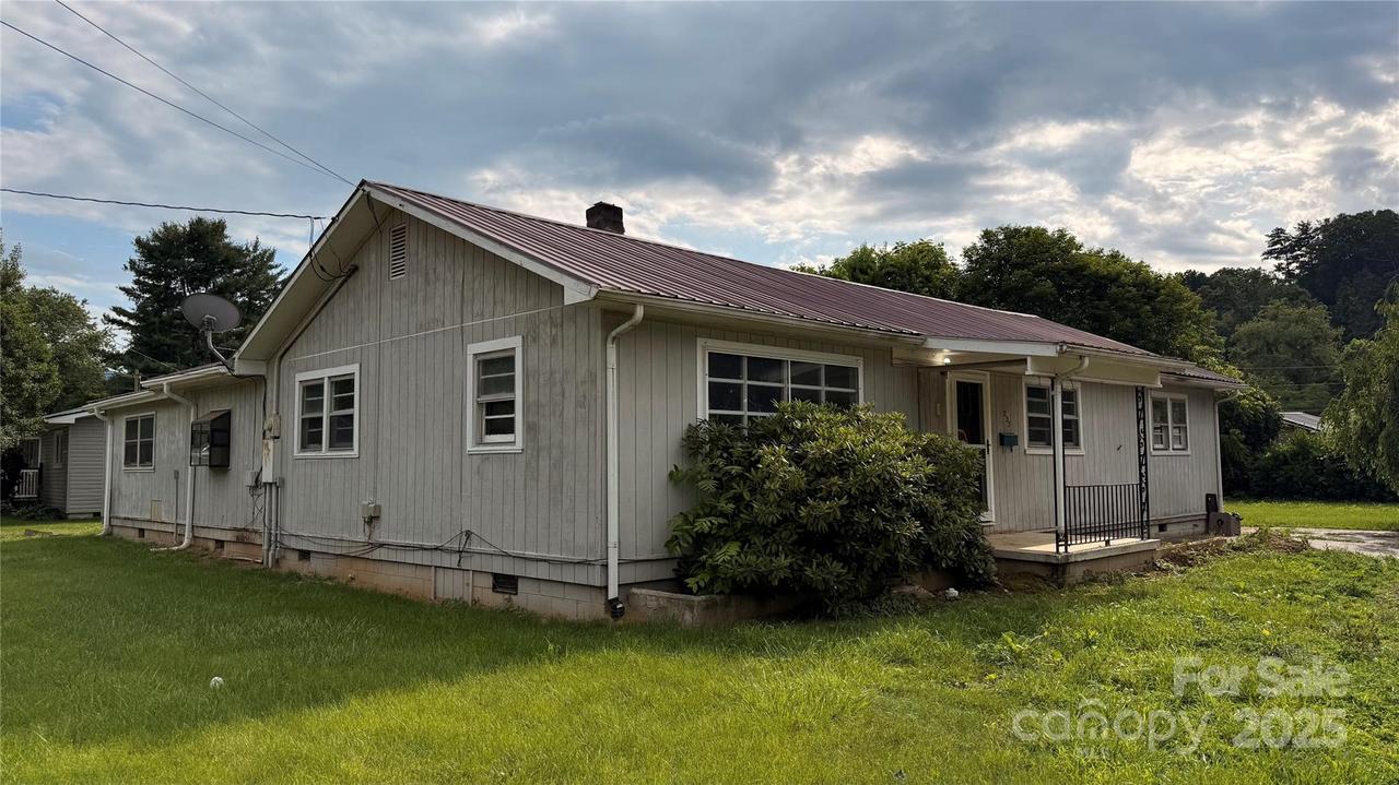 233 Rogers St., Waynesville, NC 28786