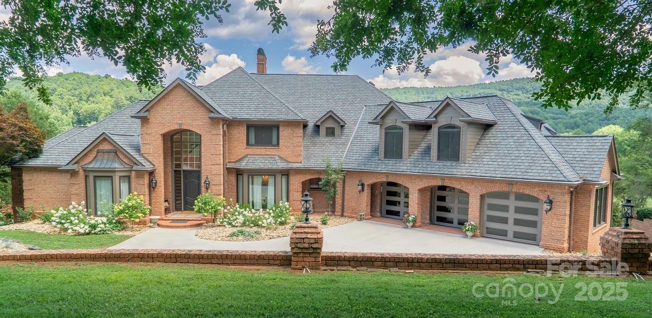 2770 Lakeview Dr., Lenoir, NC 28645