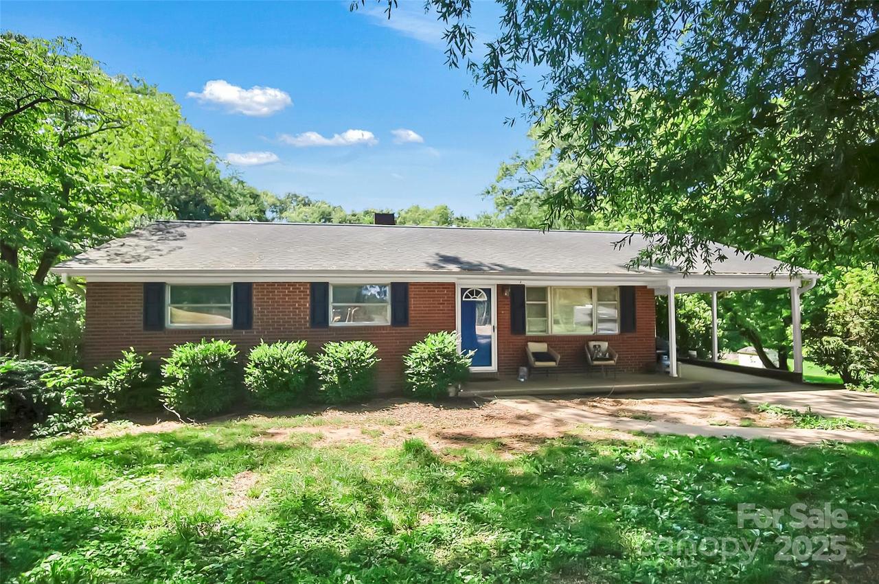 113 N Academy St., Mooresboro, NC 28114