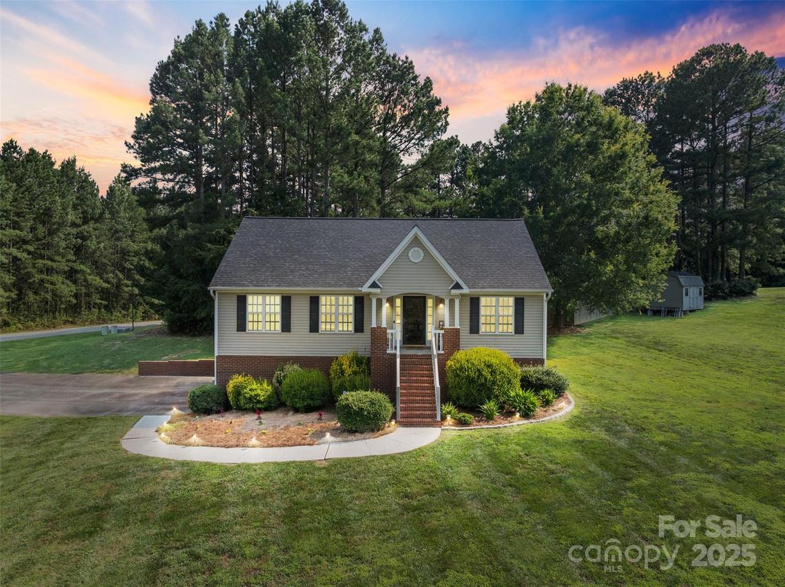 115 W Whispering Pines Ln., Linwood, NC 27299
