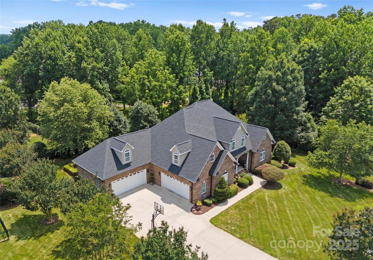 2818 Levinfield Ct., Lincolnton, NC 28092