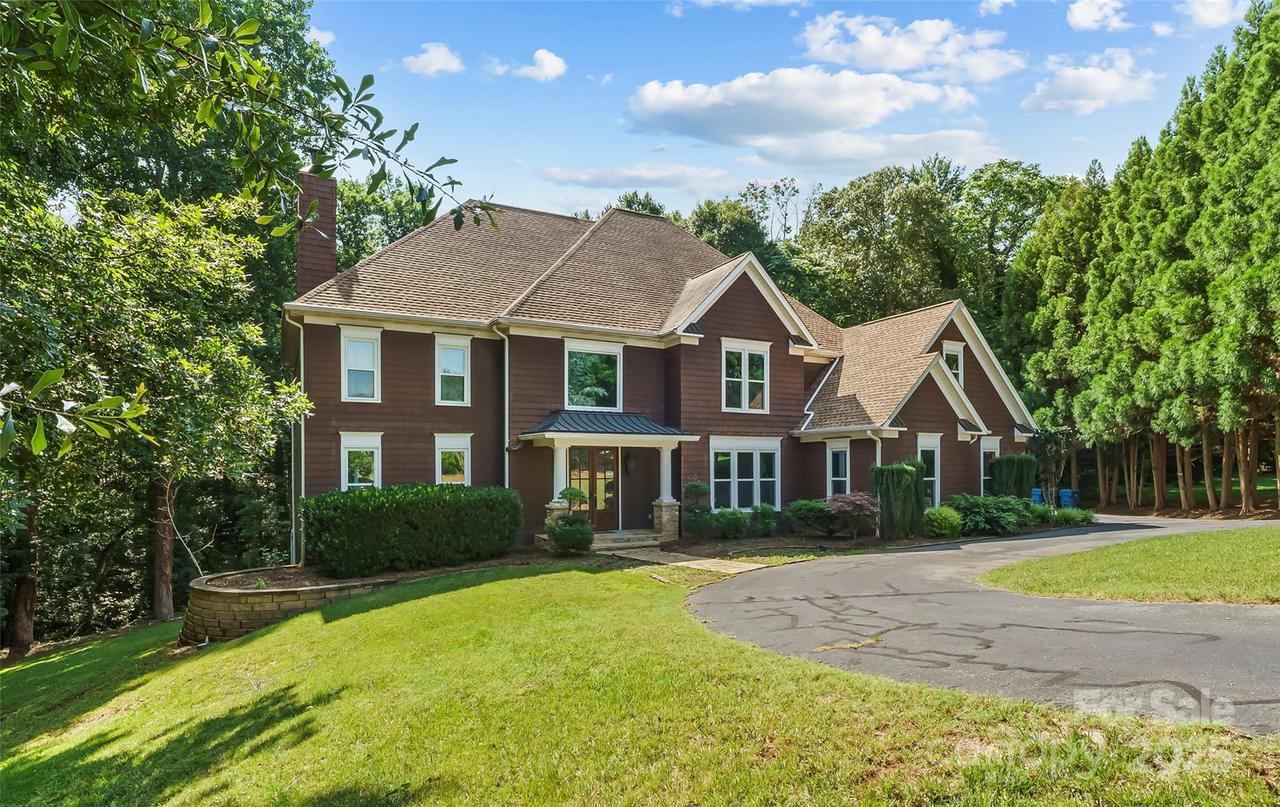 3916 2nd Street Dr., Hickory, NC 28601