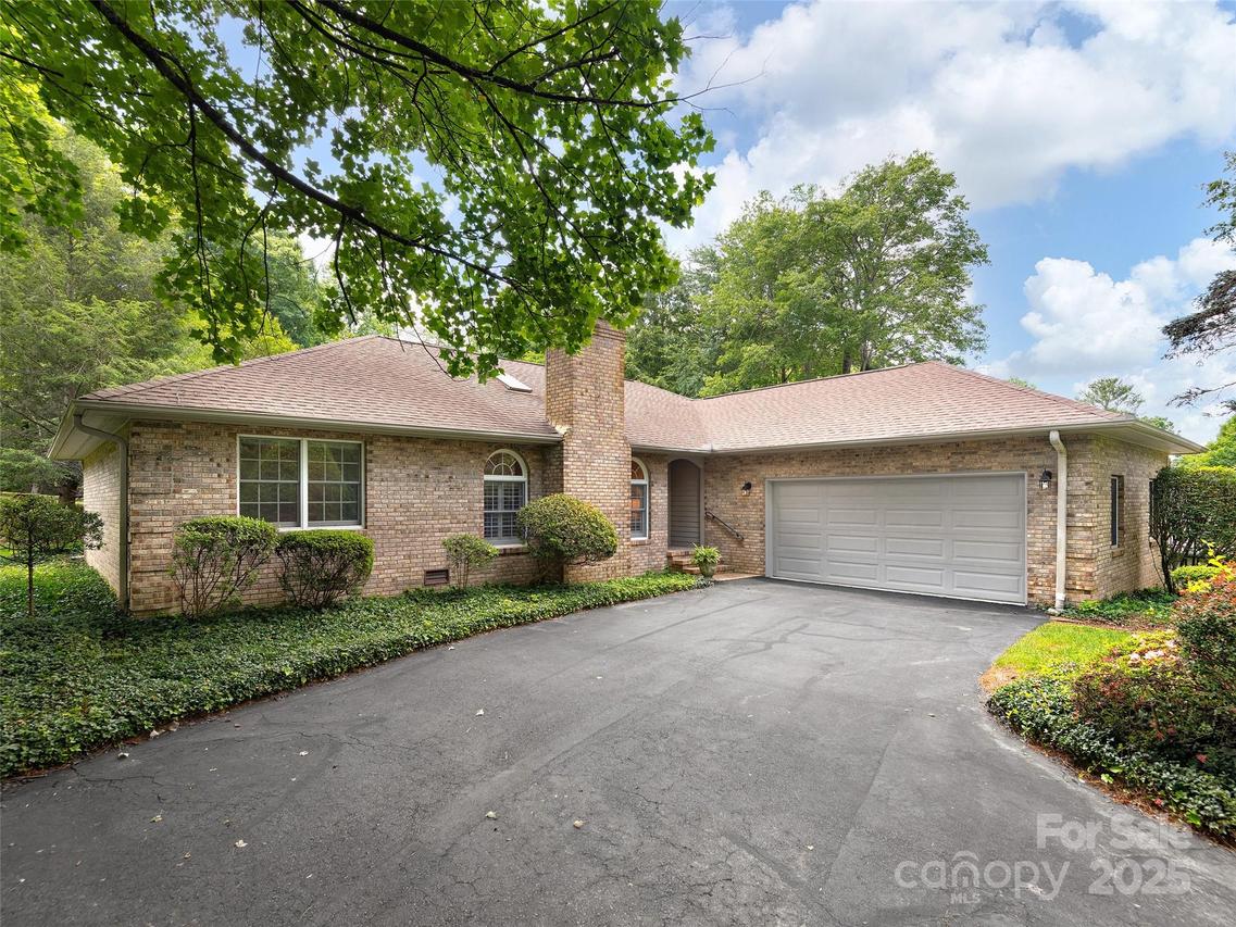 189 Cove Loop Rd., Hendersonville, NC 28739