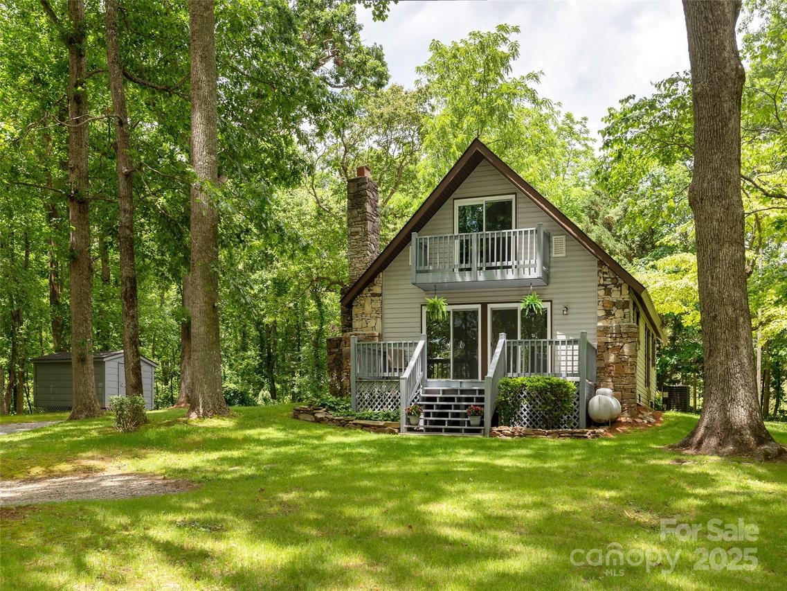 2771 Old Clear Creek Rd., Hendersonville, NC 28792