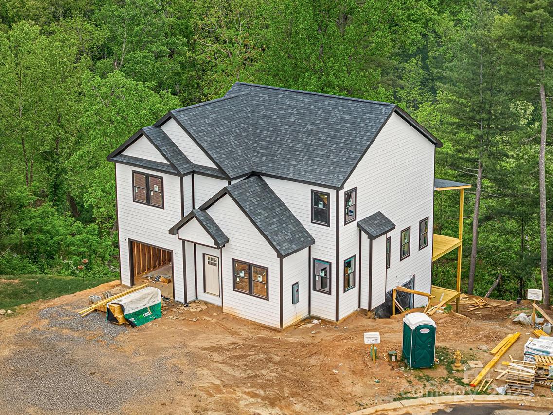 920 Newport Ct., Asheville, NC 28806
