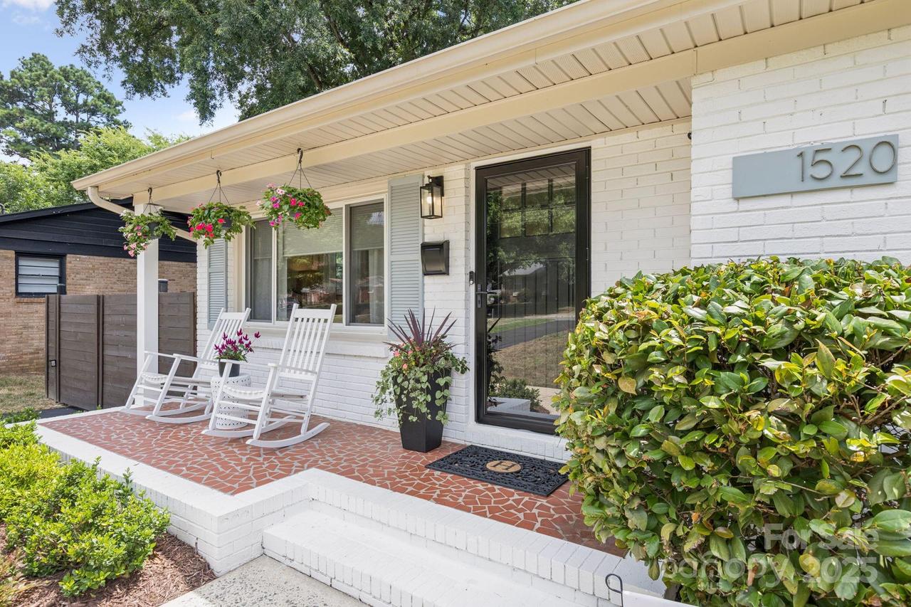 1520 Starbrook Dr., Charlotte, NC 28210