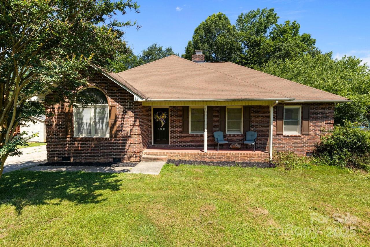 160 Walking Horse Run, Stanley, NC 28164