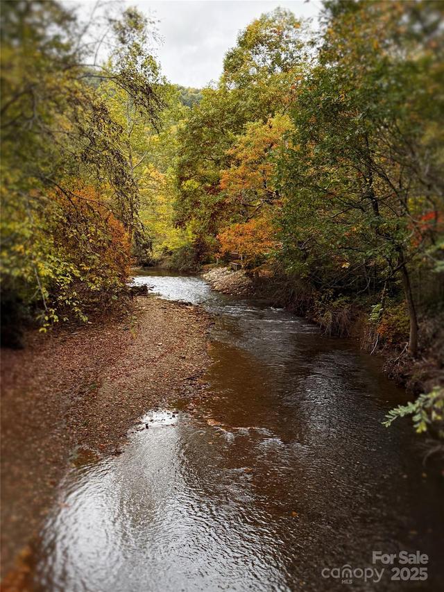 40 Sanctuary Dr., Burnsville, NC 28714