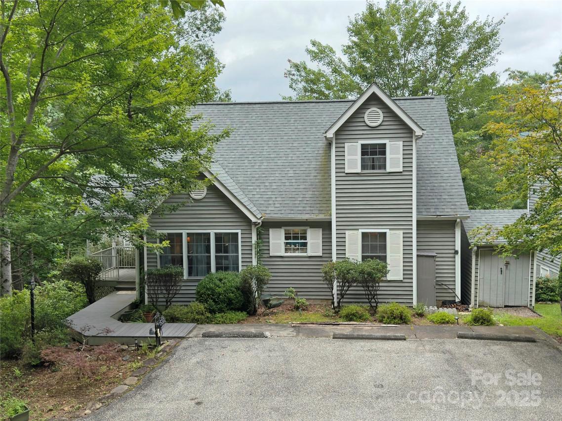 40 Sanctuary Dr., Burnsville, NC 28714