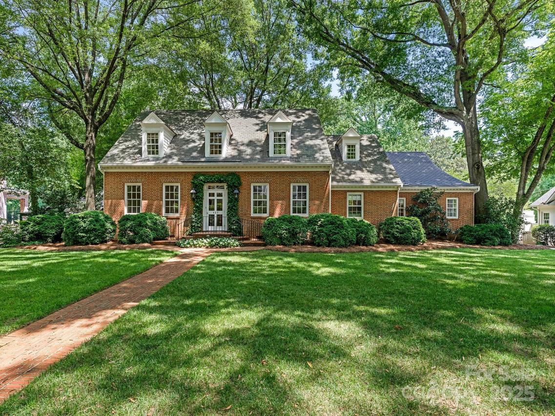 827 Museum Dr., Charlotte, NC 28207