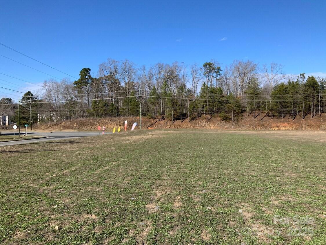 651 Niblick Dr., Gastonia, NC 28054