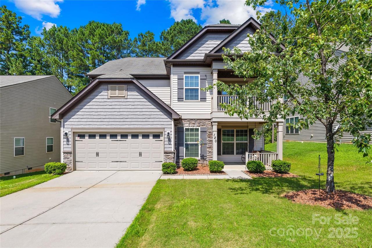 120 Carolinian Dr., Statesville, NC 28677