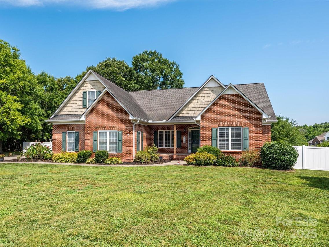 850 Meadow Dr., Oakboro, NC 28129