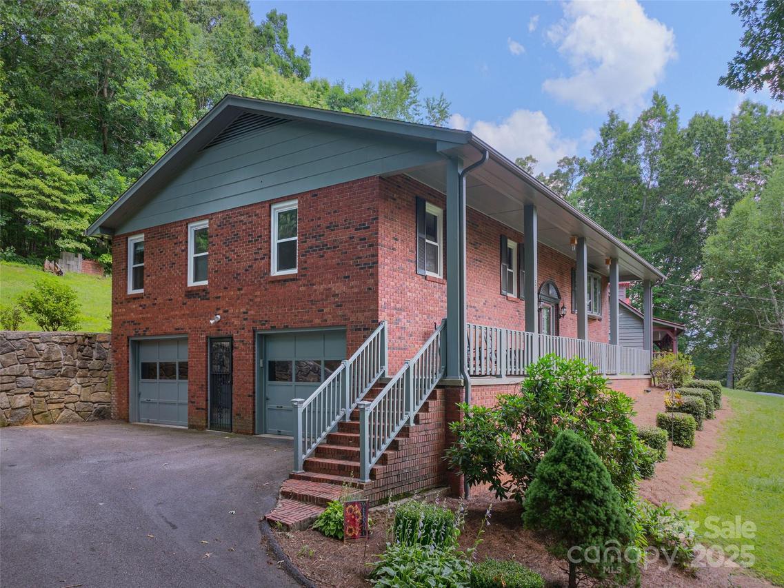 57 Chateau Pl., Waynesville, NC 28785