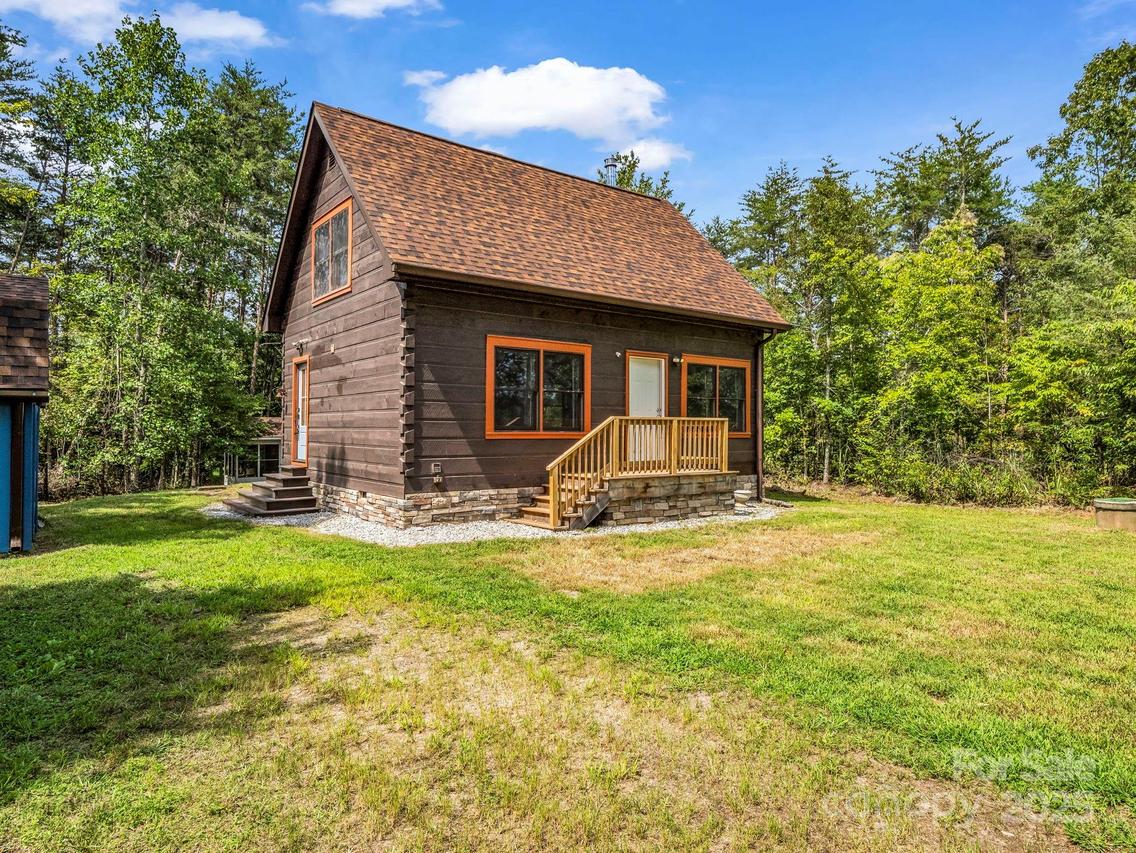663 Fair Winds Dr., Tryon, NC 28782