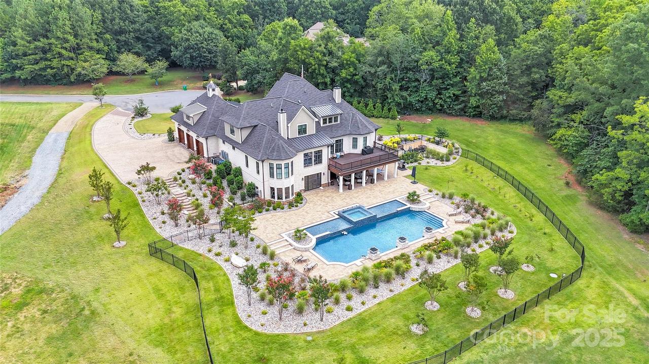 1430 Rosehill Dr., Waxhaw, NC 28173