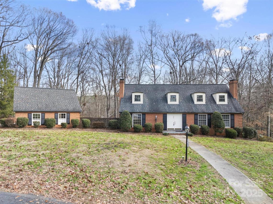 301 Queens Dr., Lexington, NC 27292