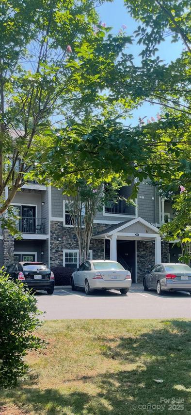 300 Vista Lake Dr. #301, Candler, NC 28715