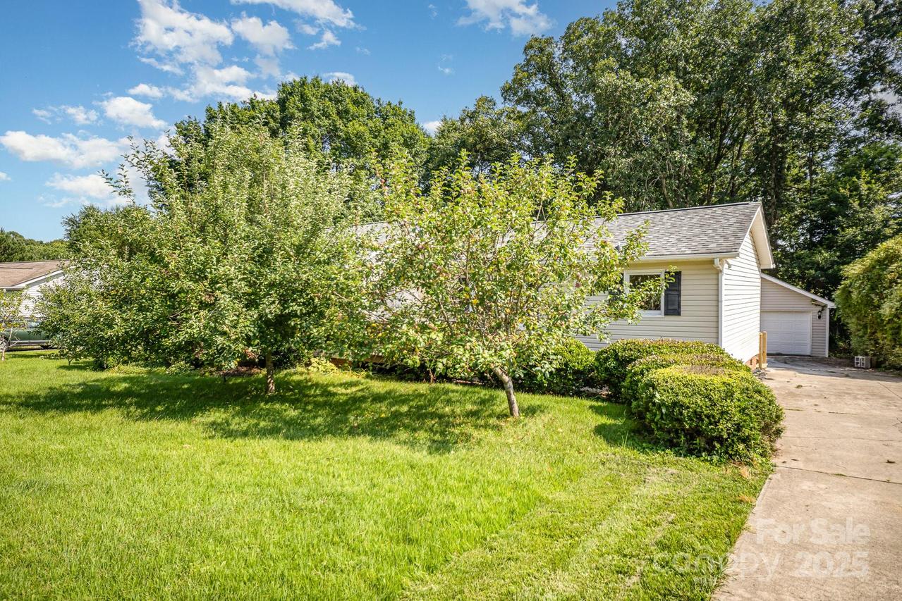 3427 Wonderland Dr., Matthews, NC 28104