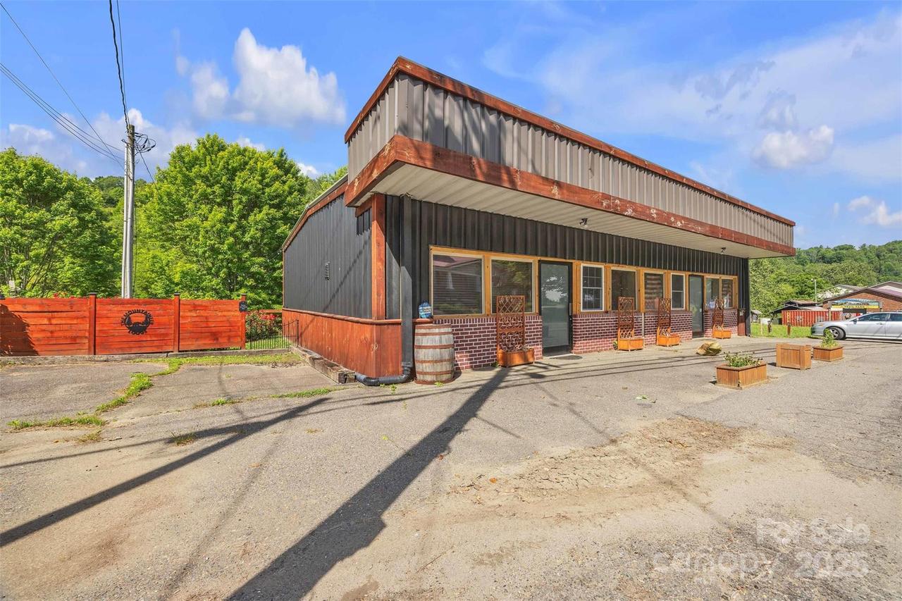 9211 Nc Hwy 194 Hwy., Lansing, NC 28643