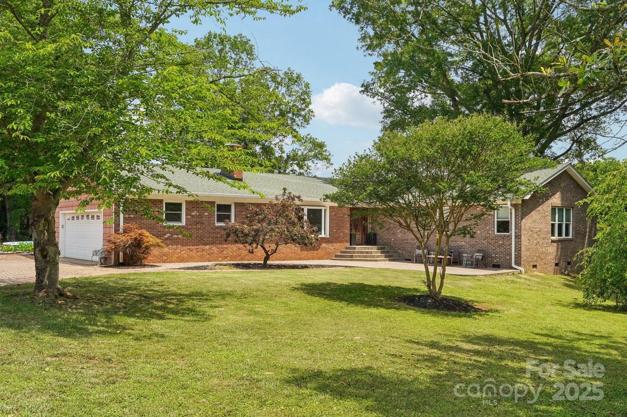 327 Johnson Dairy Rd., Mooresville, NC 28115