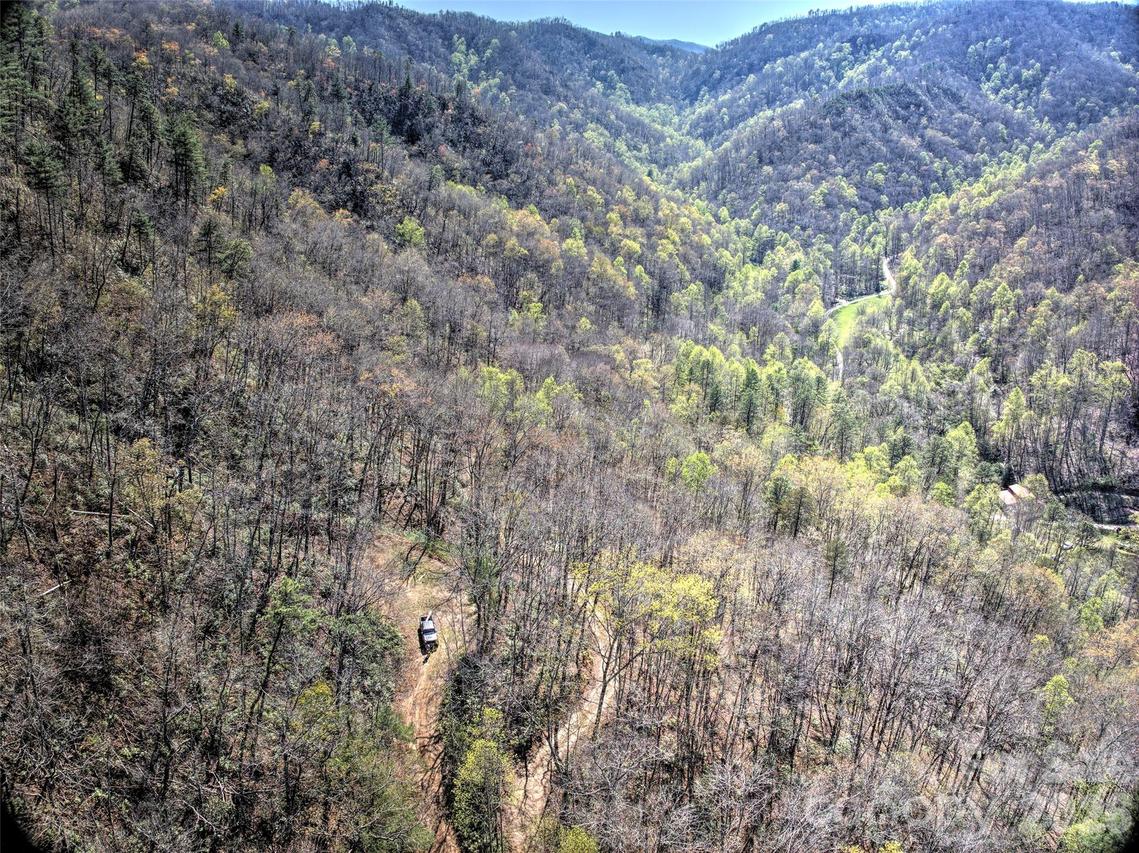 150 Holly House Rd., Bryson City, NC 28713