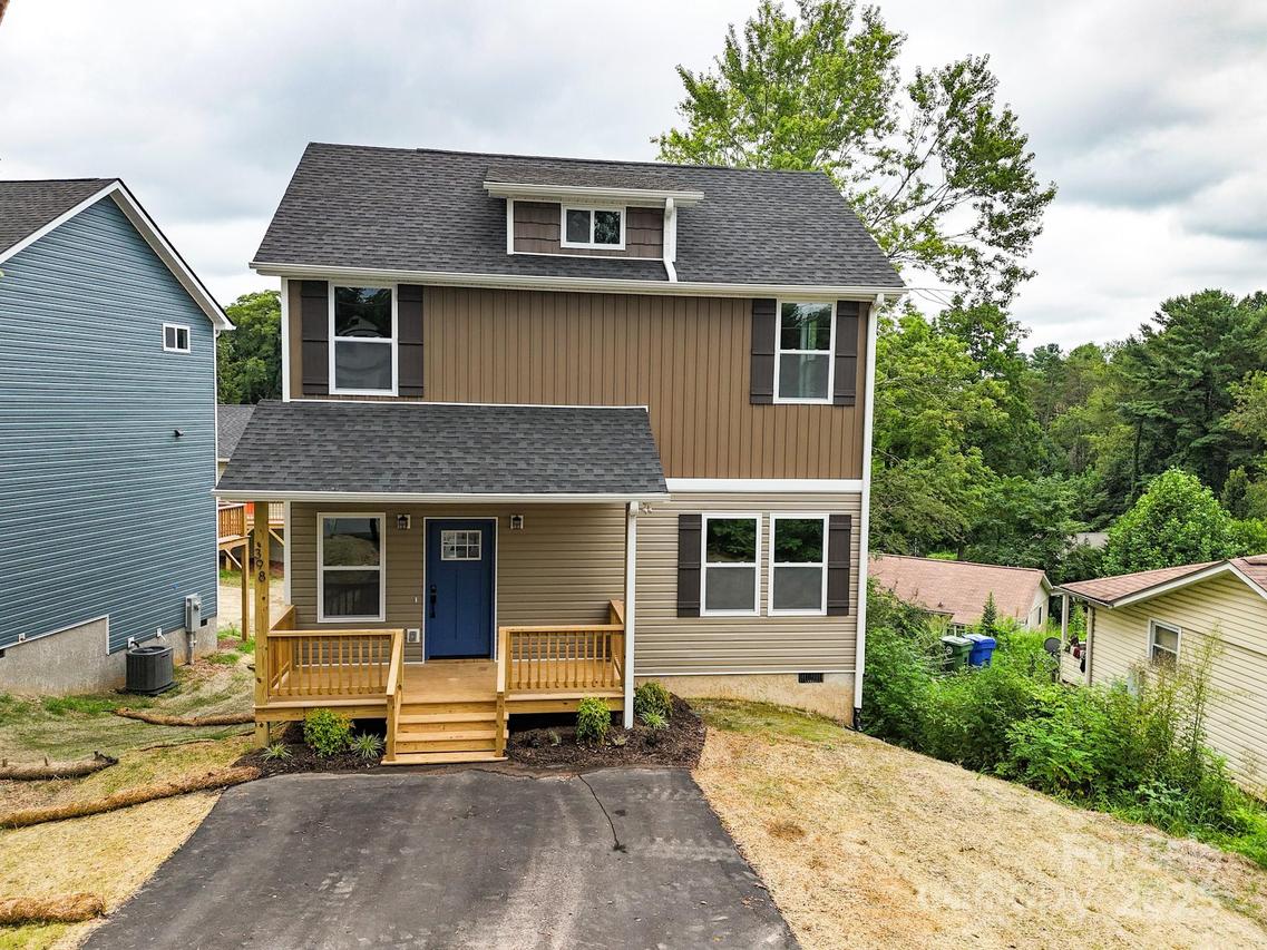 398 Deaverview Rd., Asheville, NC 28806