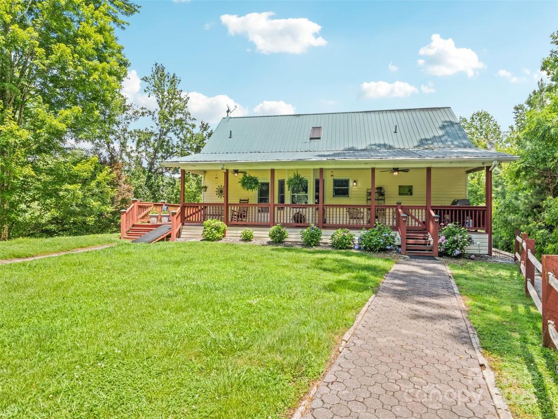 165 Lollis Ln., Bryson City, NC 28713