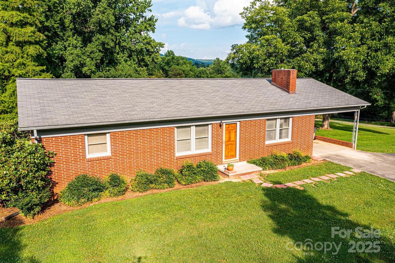 2736 Ellerwood Rd., Hudson, NC 28638