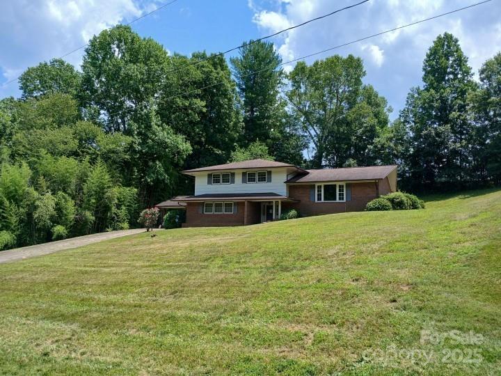 8417 Rolling Hills Ave., Hickory, NC 28602