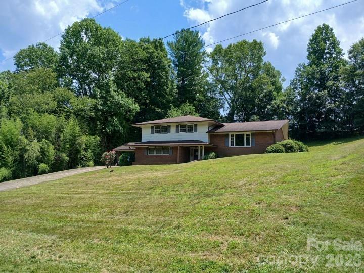 8417 Rolling Hills Ave., Hickory, NC 28602
