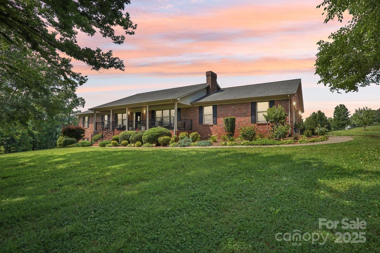 3381 Elaine Ave., Lincolnton, NC 28092