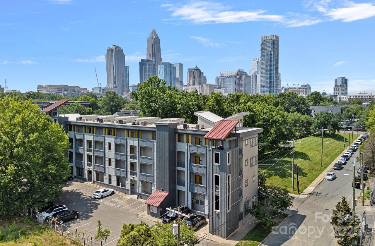 514 W 10th St. #302, Charlotte, NC 28202