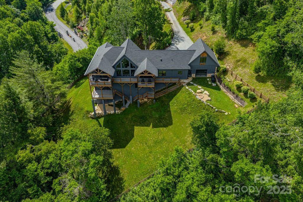 706 Silver Springs Dr., Banner Elk, NC 28604
