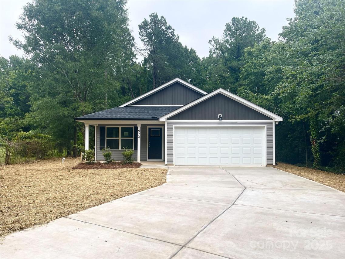 924 Forest Dr., Marshville, NC 28103